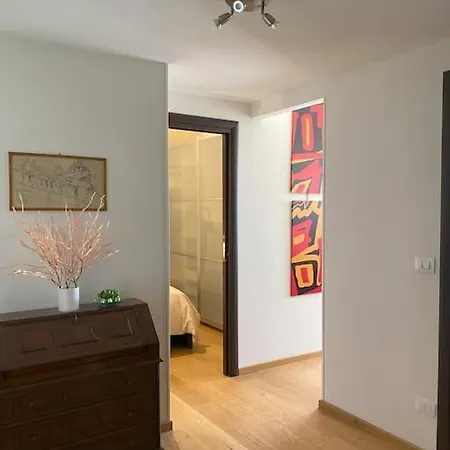 15, Con Posto Auto Генуя