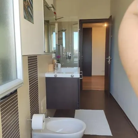 15, Con Posto Auto Апартаменты Генуя