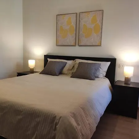 15, Con Posto Auto Apartament *
