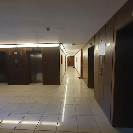 15, Con Posto Auto Apartament Genua