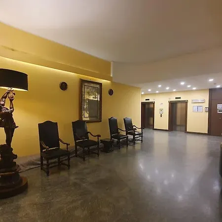 15, Con Posto Auto Apartamento