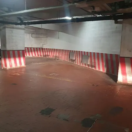 15, Con Posto Auto Génova