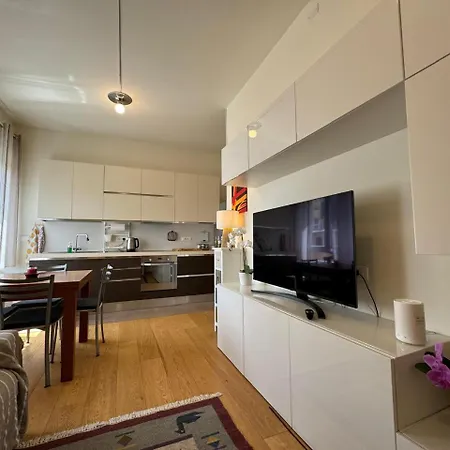 15, Con Posto Auto Apartamento Génova