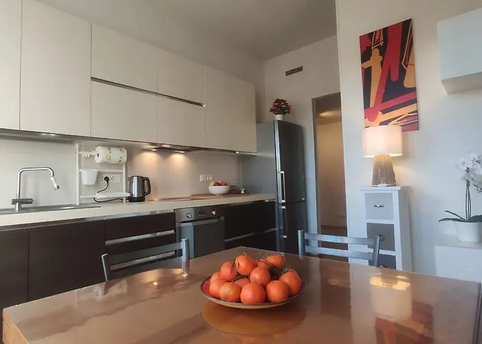 15, Con Posto Auto 아파트 제노바