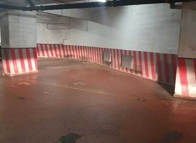 15, Con Posto Auto 제노바