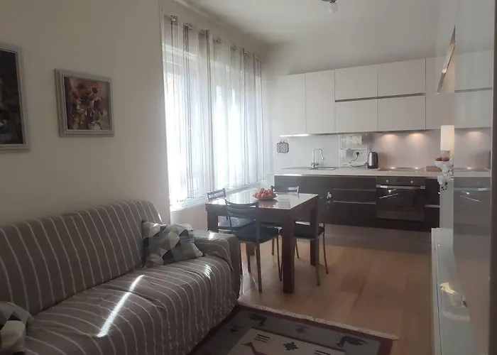 15, Con Posto Auto * 제노바