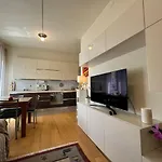 15, Con Posto Auto דירה ג'נובה