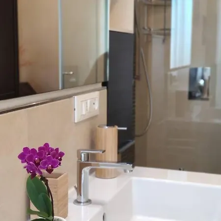 Διαμέρισμα 15, Con Posto Auto