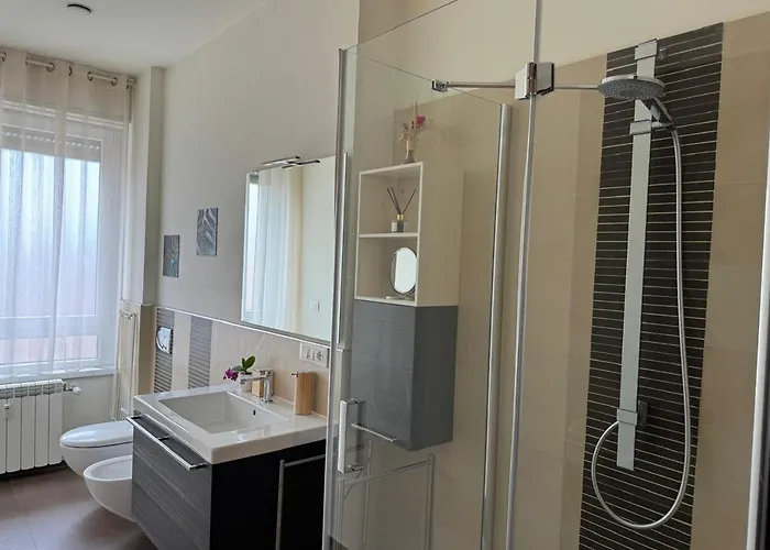 15, Con Posto Auto * Genova